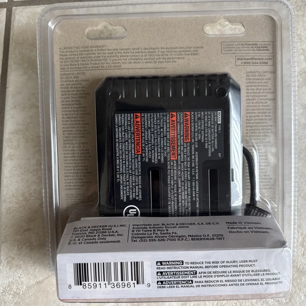 Black + Decker 12V & 20V Max 2 Amp Fast Charger Sealed New‎
